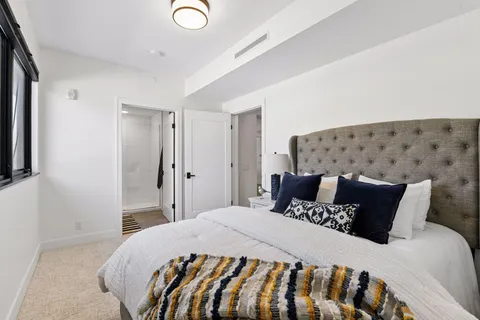 $1,795,000 | 222 Ferndale Road South, Unit 304, Wayzata, MN 55391