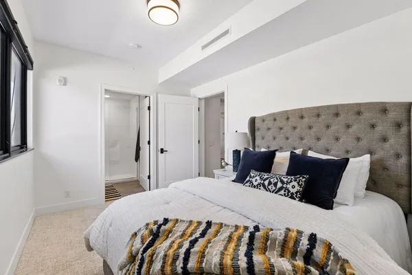 $1,795,000 | 222 Ferndale Road South, Unit 304, Wayzata, MN 55391