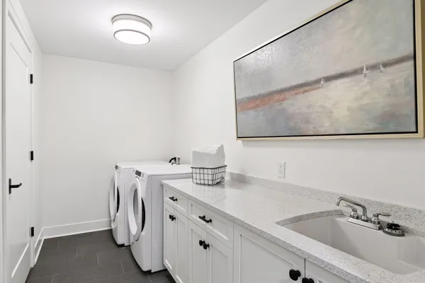 $1,795,000 | 222 Ferndale Road South, Unit 304, Wayzata, MN 55391