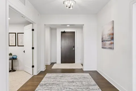 $1,795,000 | 222 Ferndale Road South, Unit 304, Wayzata, MN 55391