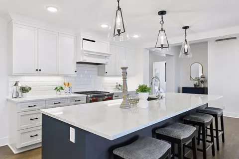 $1,795,000 | 222 Ferndale Road South, Unit 304, Wayzata, MN 55391