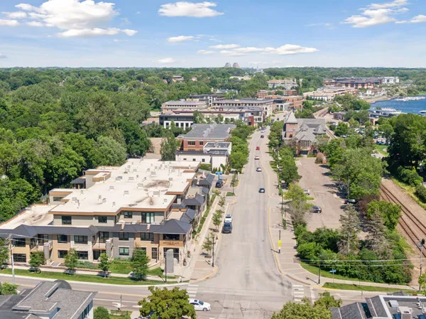 $1,795,000 | 222 Ferndale Road South, Unit 304, Wayzata, MN 55391