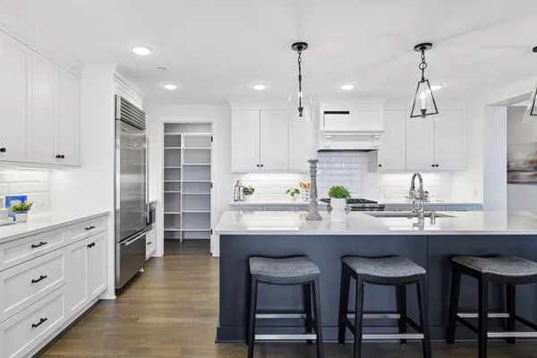 $1,795,000 | 222 Ferndale Road South, Unit 304, Wayzata, MN 55391