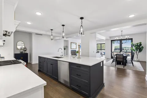 $1,795,000 | 222 Ferndale Road South, Unit 304, Wayzata, MN 55391