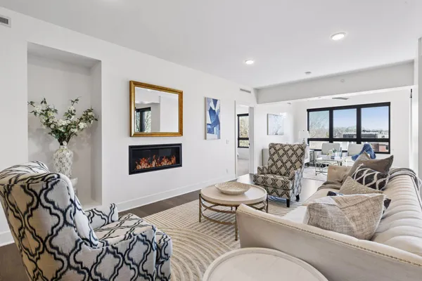 $1,795,000 | 222 Ferndale Road South, Unit 304, Wayzata, MN 55391