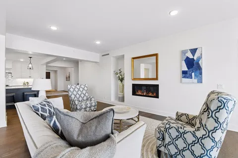 $1,795,000 | 222 Ferndale Road South, Unit 304, Wayzata, MN 55391