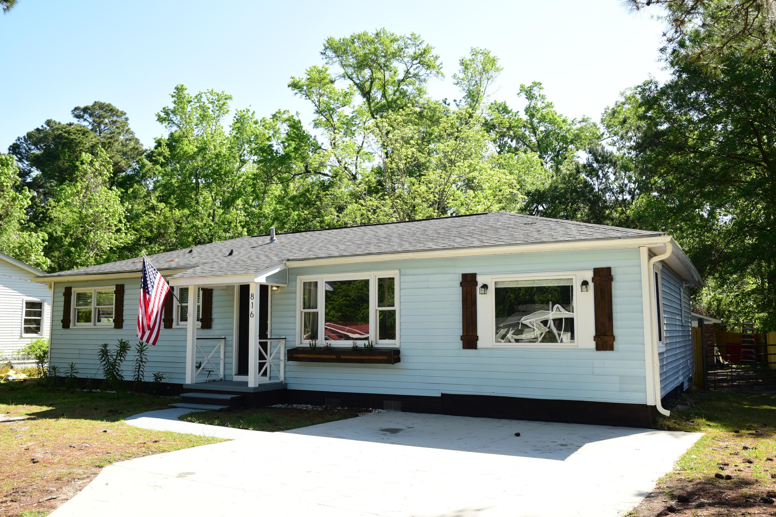 816 Savage Road Charleston, SC 29414 - Photo 2 of 26 DSC_4413