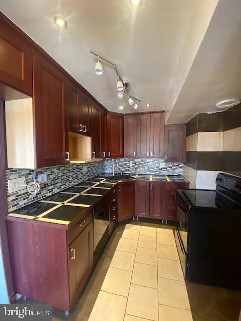 1123 Crestview Road Darby, PA 19023 - Photo 5 of 58