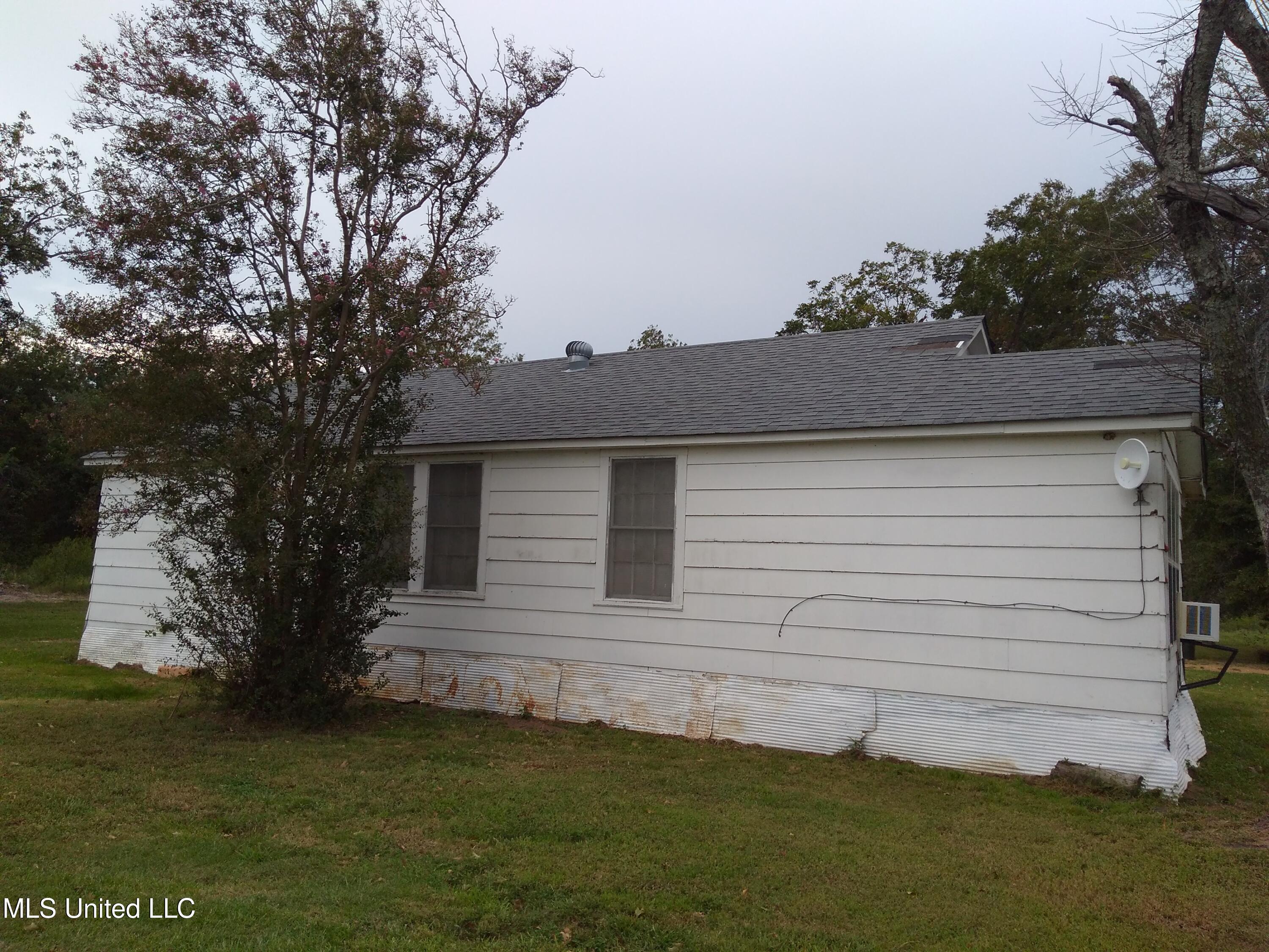44 Blaine Road Doddsville, MS 38736 - Photo 3 of 37 IMG_20250919_153516601
