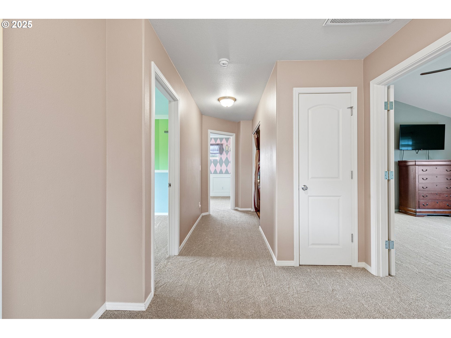 646 Raber Road Eugene, OR 97402 - Photo 23 of 44 a view interior of a house and natural light