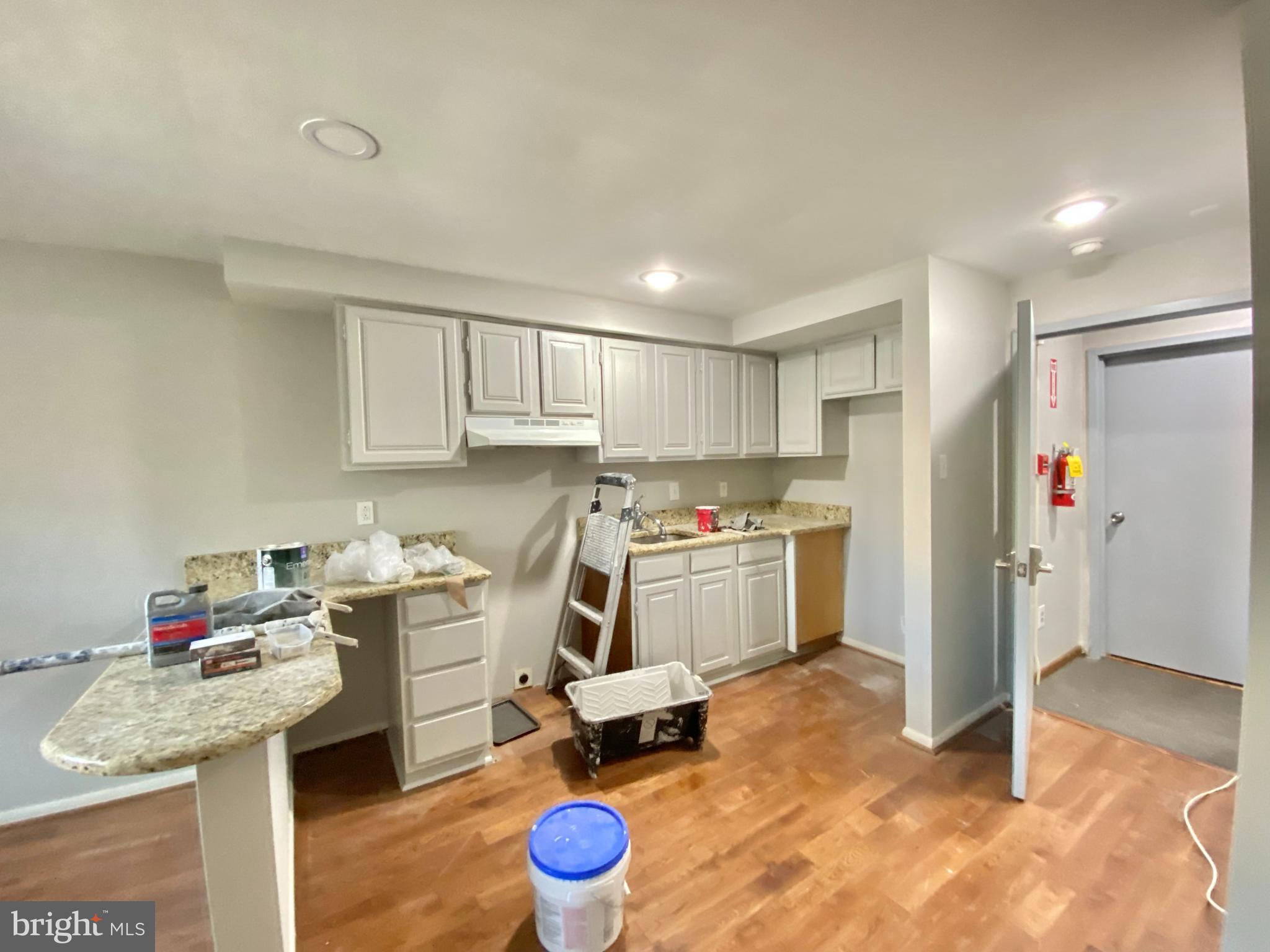 713 Walnut Street, Unit 3R Philadelphia, PA 19106 - Photo 11 of 13