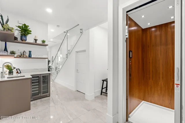 $2,000,000 | 1809 Riverview Drive, Melbourne, FL 32901