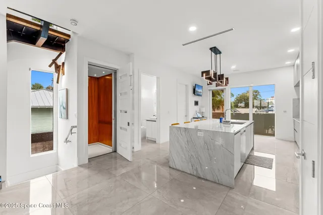 $2,000,000 | 1809 Riverview Drive, Melbourne, FL 32901