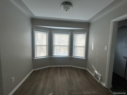 2438 Columbia Road Berkley, MI 48072 - Photo 5 of 17