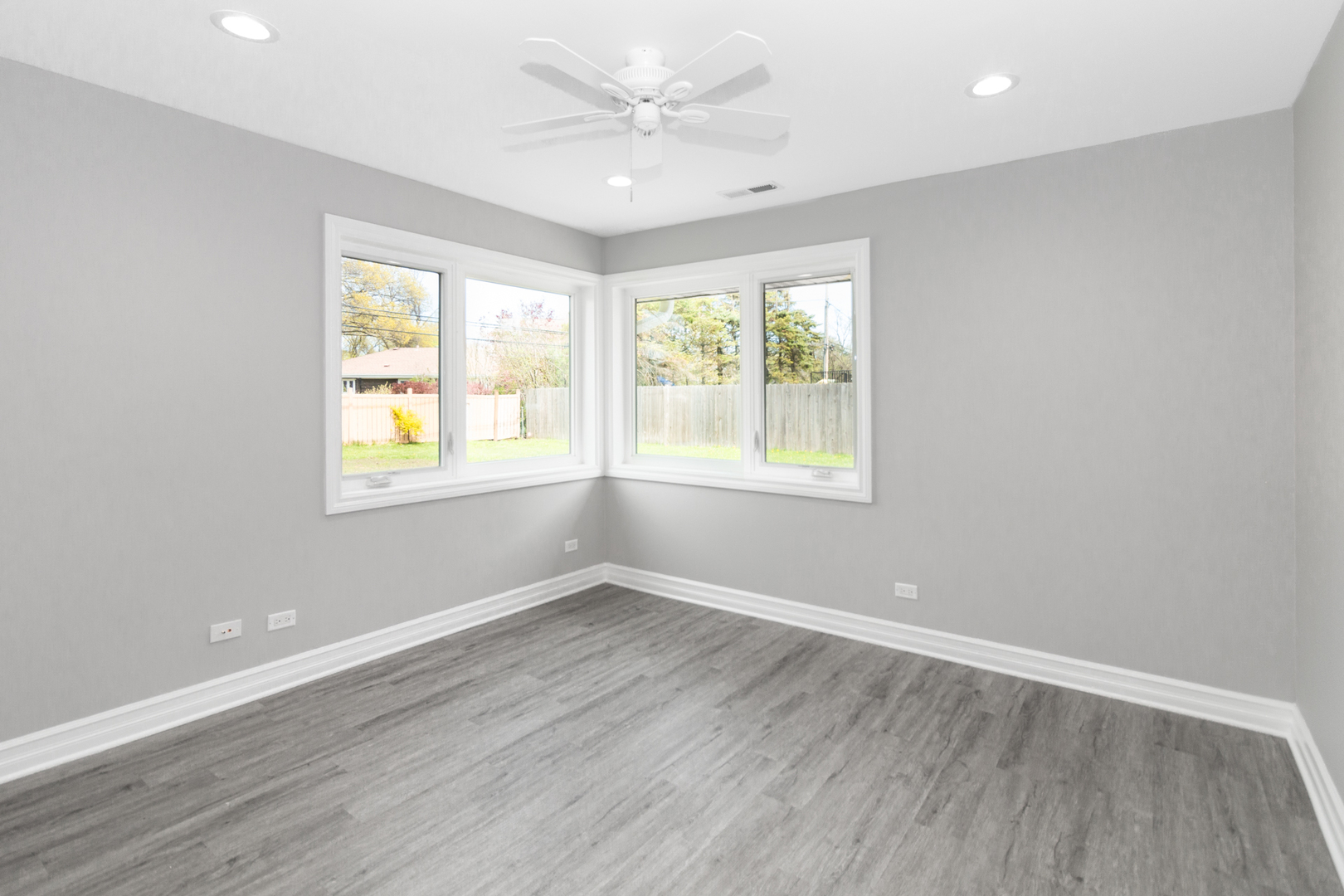 2092 De Cook Avenue Park Ridge, IL 60068 - Photo 12 of 21