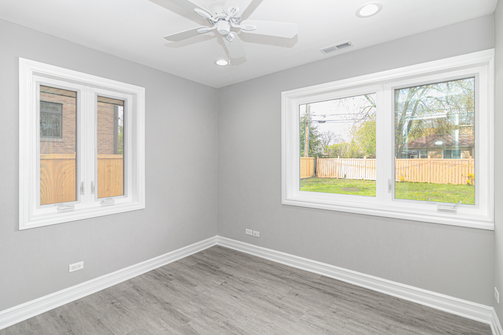 2092 De Cook Avenue Park Ridge, IL 60068 - Photo 15 of 21