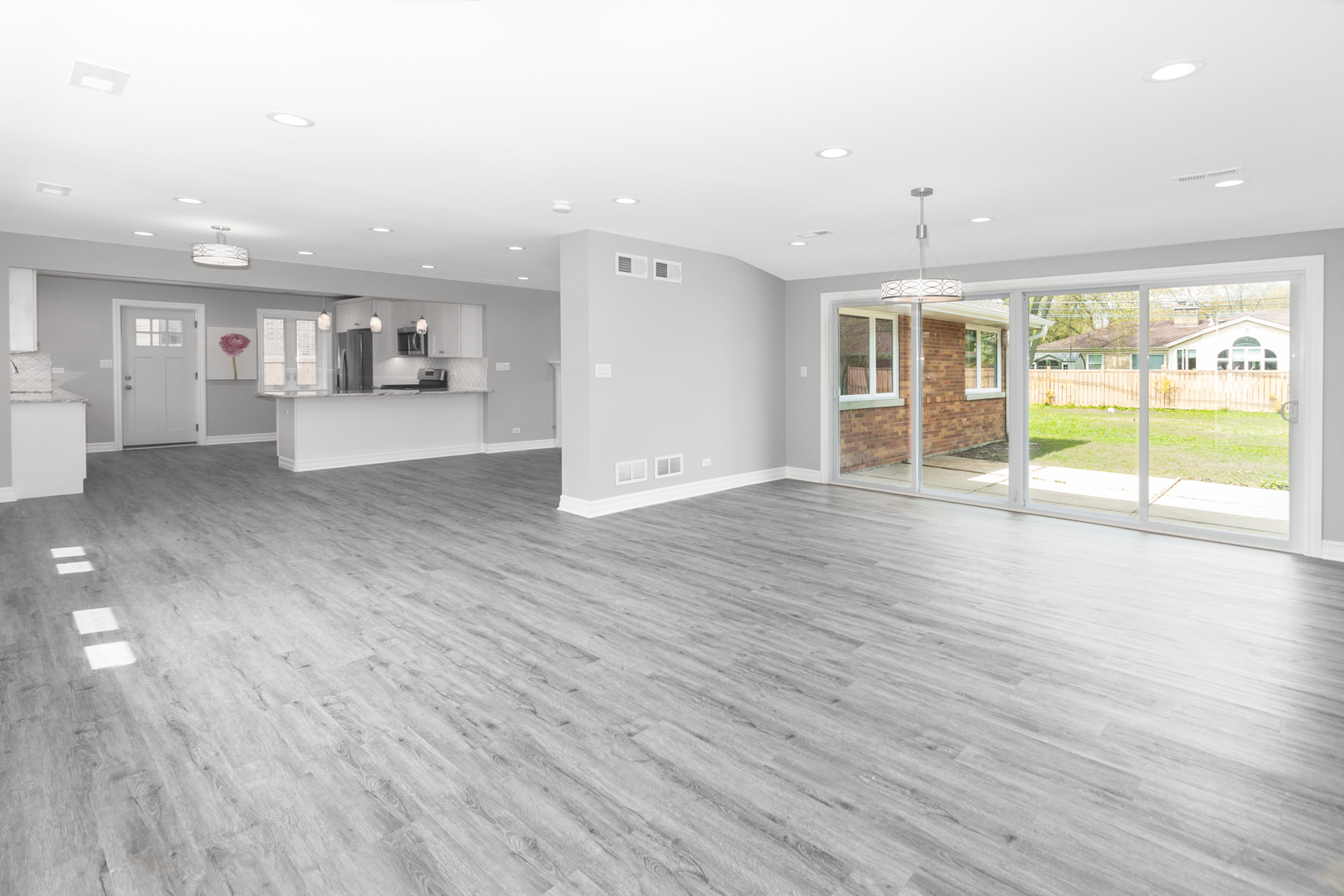 2092 De Cook Avenue Park Ridge, IL 60068 - Photo 3 of 21