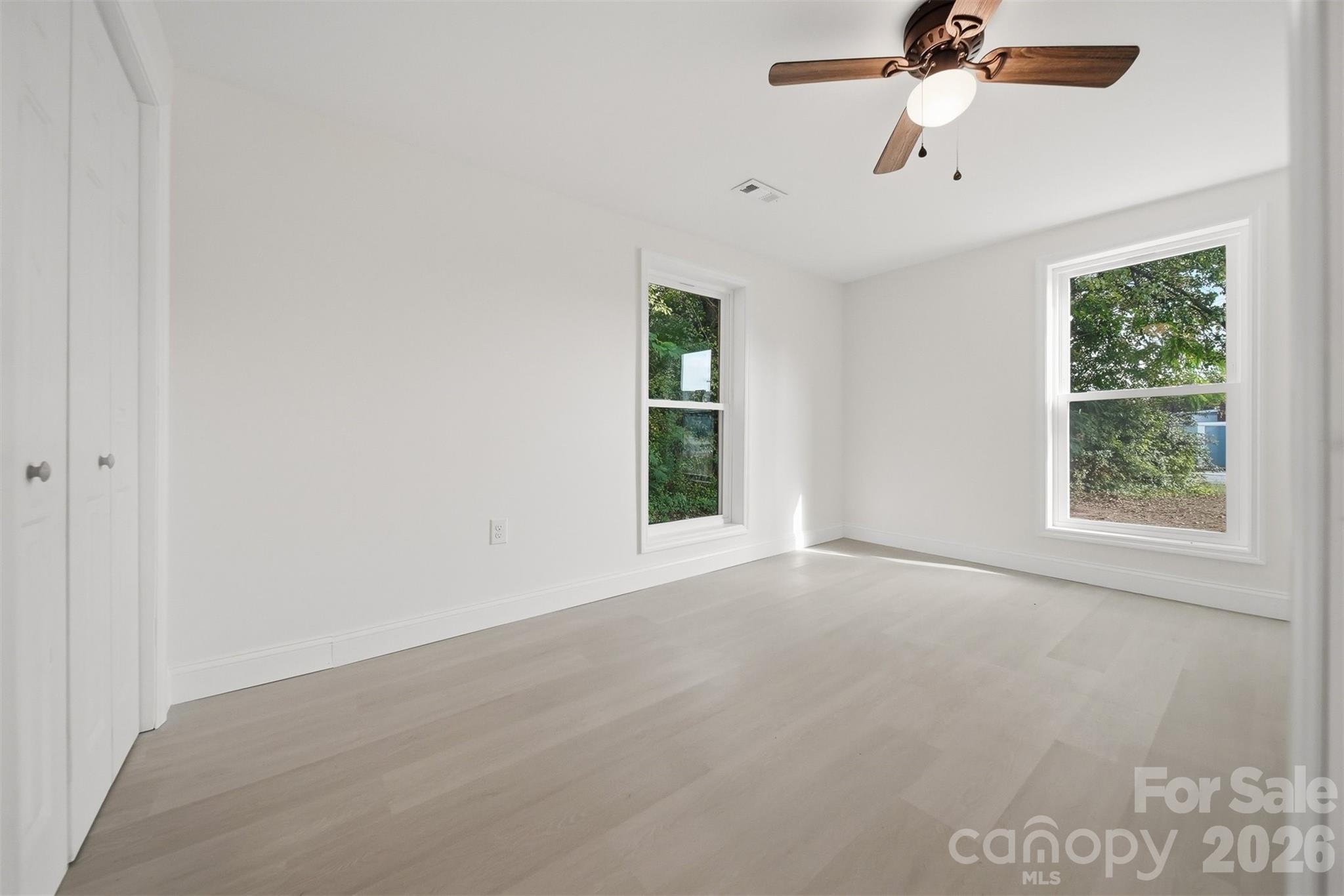 218 33rd Street Southwest Hickory, NC 28602 - Photo 12 of 26