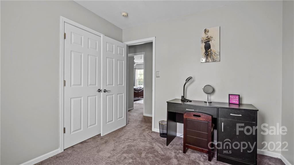 3302 Nevin Brook Road Charlotte, NC 28269 - Photo 16 of 24 Gallery Image 16