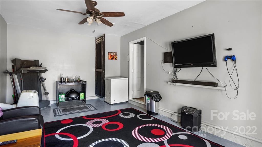 3302 Nevin Brook Road Charlotte, NC 28269 - Photo 17 of 24 Gallery Image 17