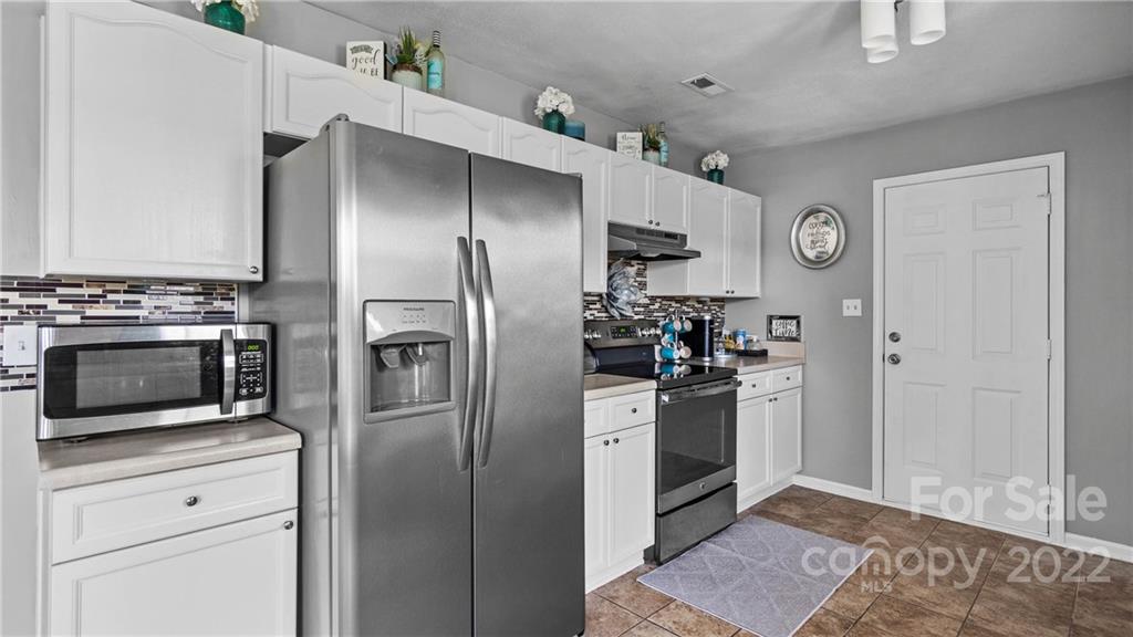 3302 Nevin Brook Road Charlotte, NC 28269 - Photo 8 of 24 Gallery Image 8