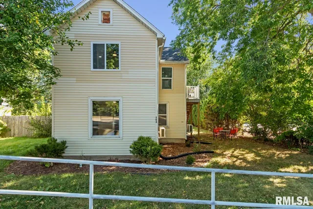 $300,000 | 504 North 4th Street, Dunlap, IL 61525