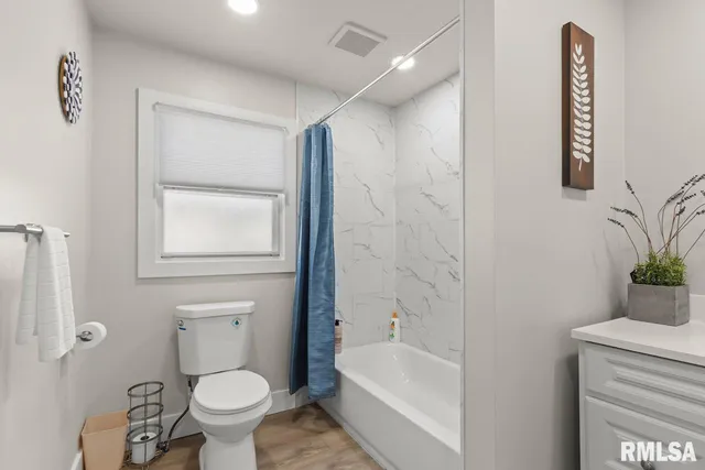 $300,000 | 504 North 4th Street, Dunlap, IL 61525