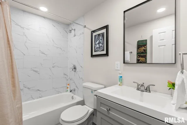 $300,000 | 504 North 4th Street, Dunlap, IL 61525