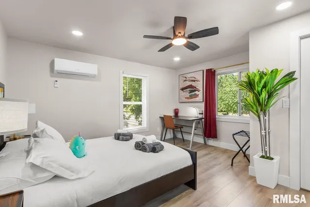 $300,000 | 504 North 4th Street, Dunlap, IL 61525