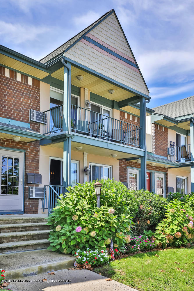 207 13th Ave 10 Belmar NJ-large-001-015-