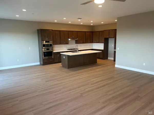 a view of livingroom with furniture
