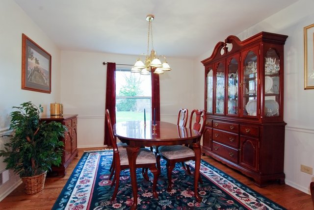 238 Lee Road Northbrook, IL 60062 - Photo 3 of 12