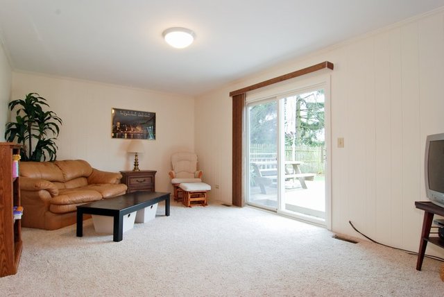 238 Lee Road Northbrook, IL 60062 - Photo 6 of 12