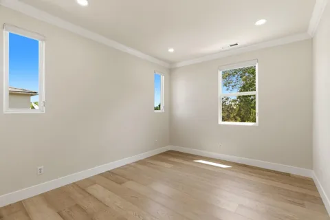 a view of empty room with window