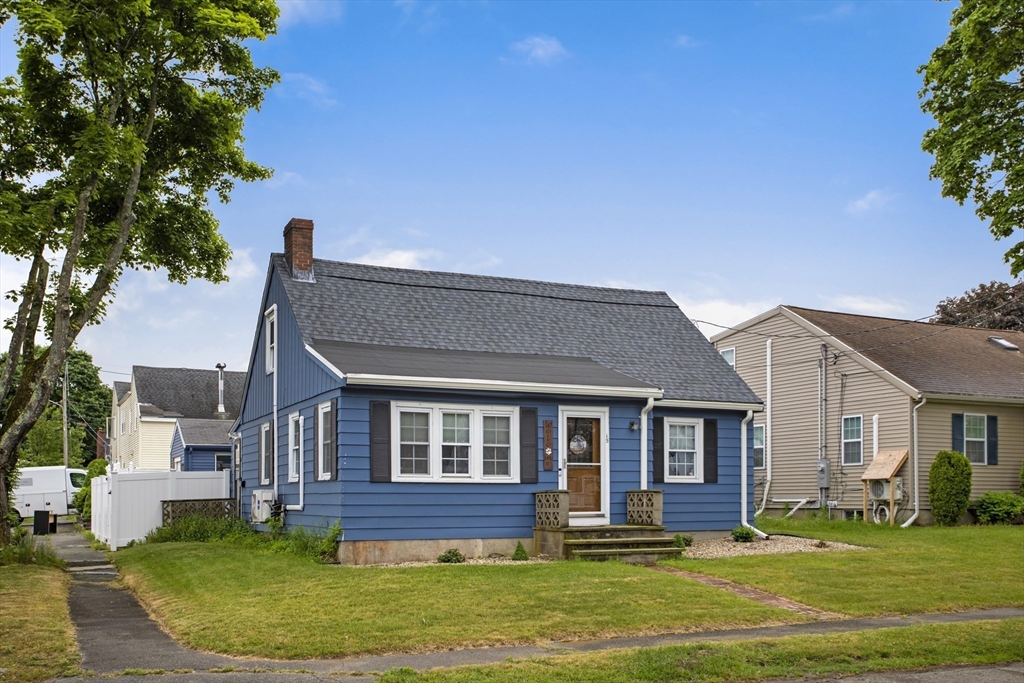 15 Roland Road Peabody, MA 01960 - Photo 2 of 39 Gallery Image 2