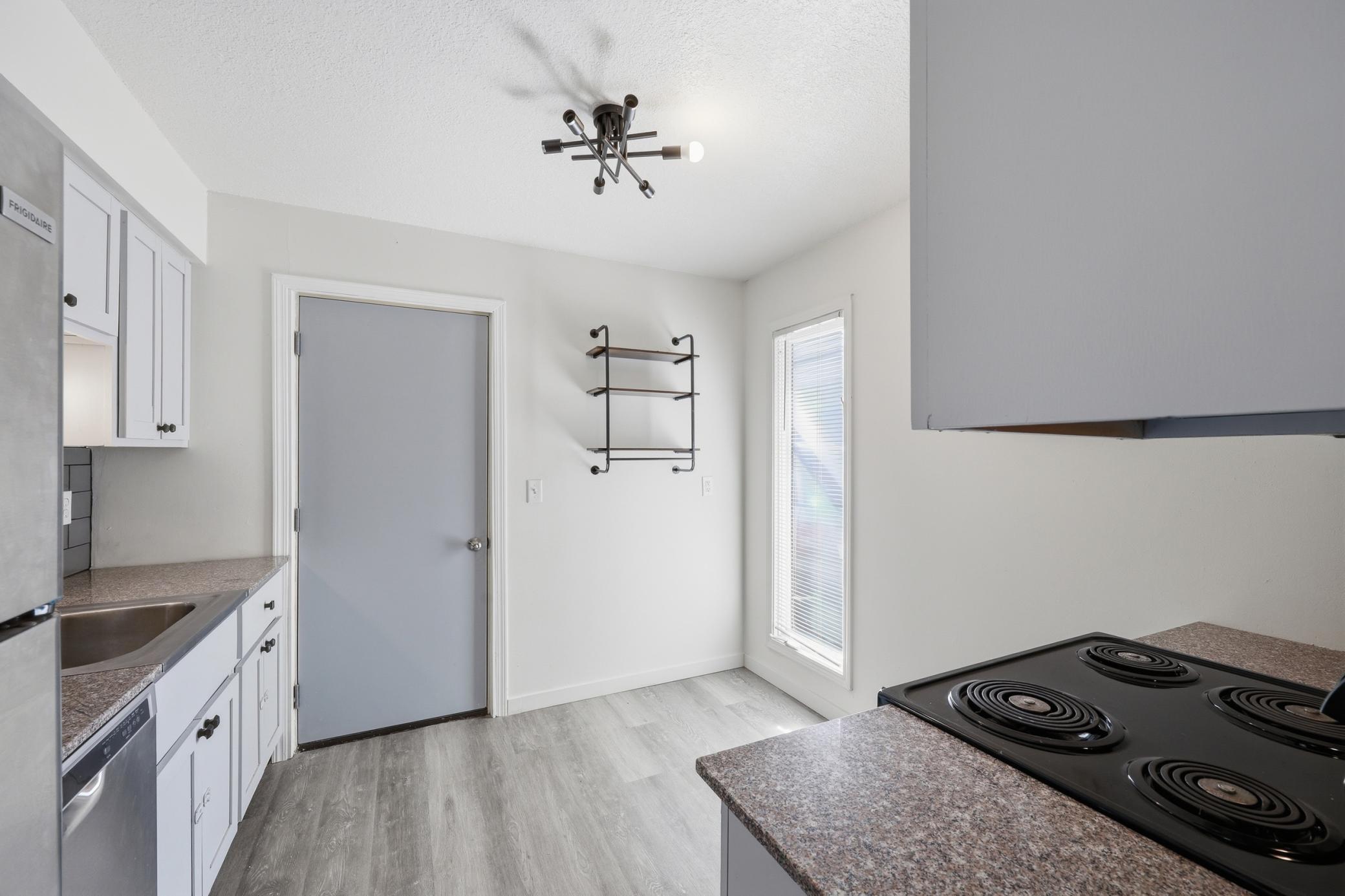 323 East 43rd Street Minneapolis, MN 55409 - Photo 13 of 32