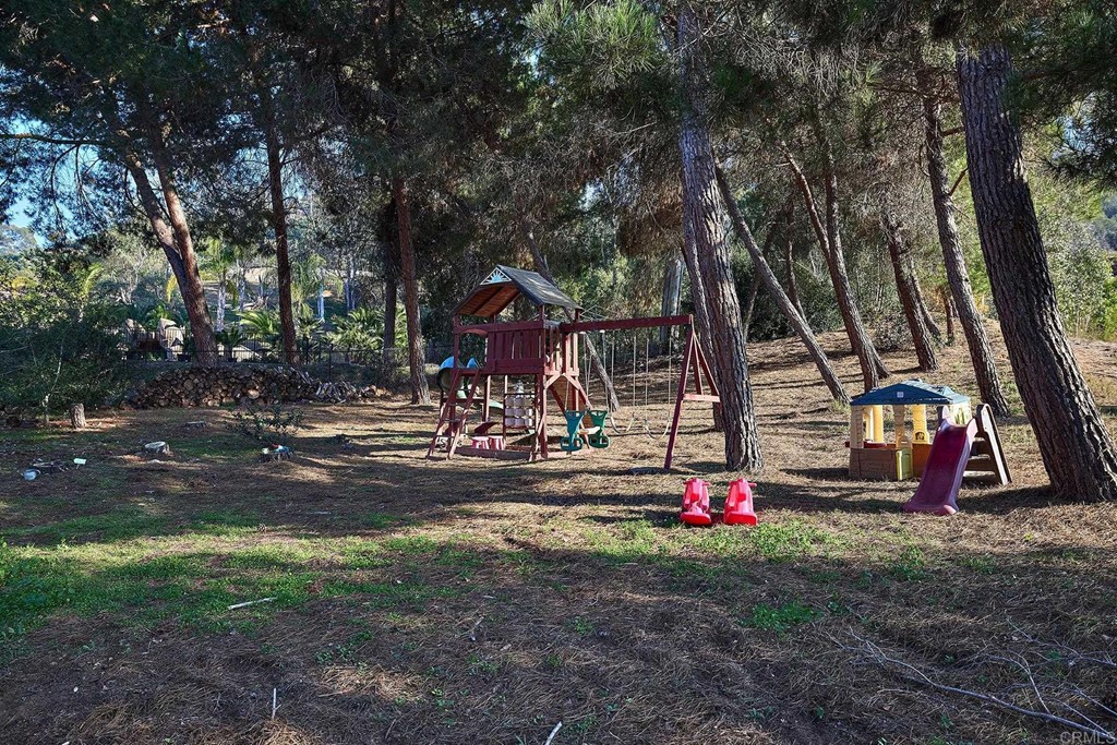 3518 Sarah Ann Drive Fallbrook, CA 92028 - Photo 22 of 49 a view of park