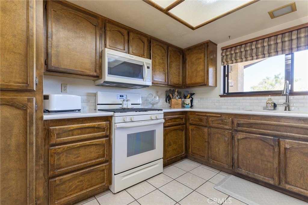 16058 Venango Road Apple Valley, CA 92307 - Photo 53 of 57