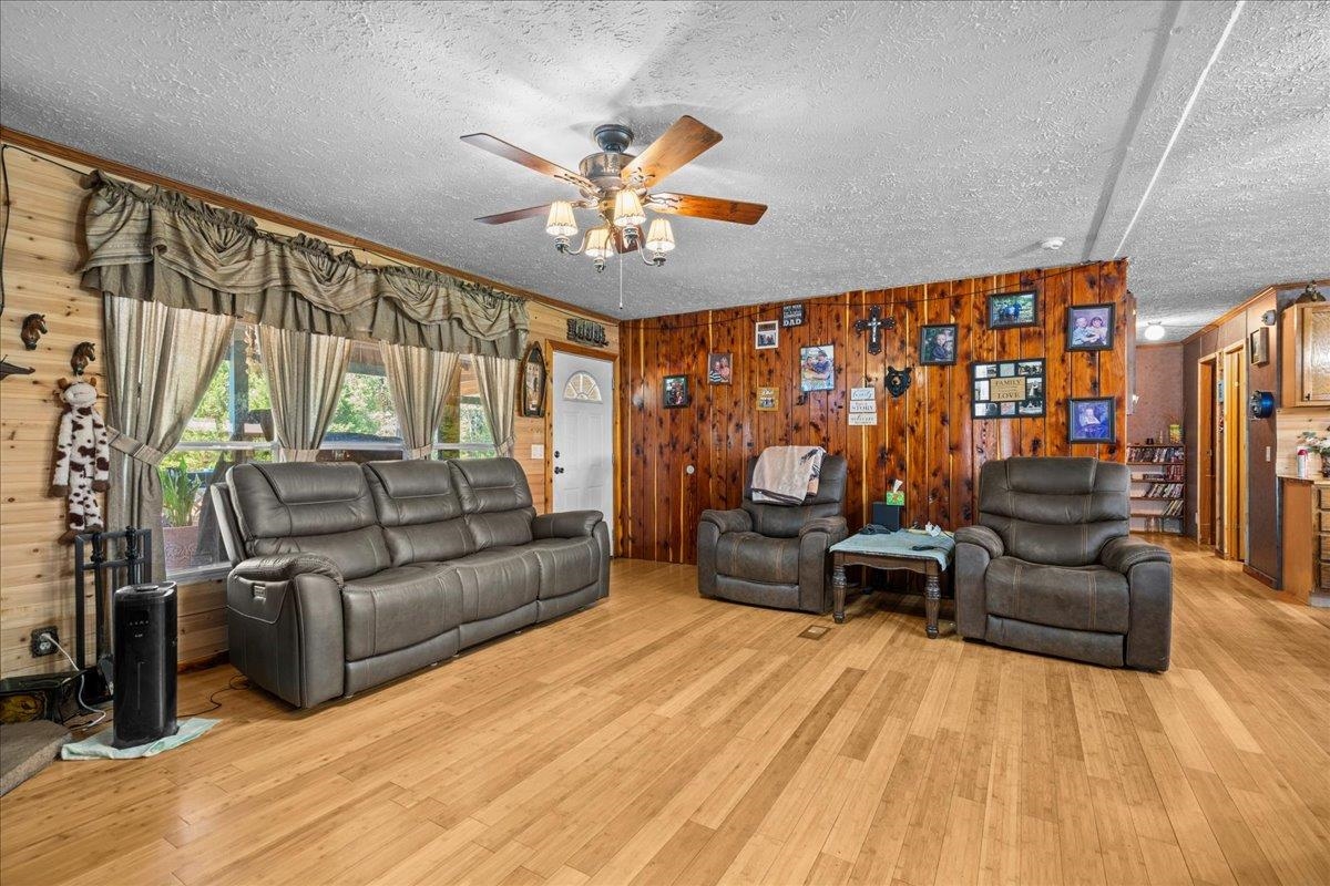 408 Burton Creekside Road Waterloo, SC 29384 - Photo 7 of 35