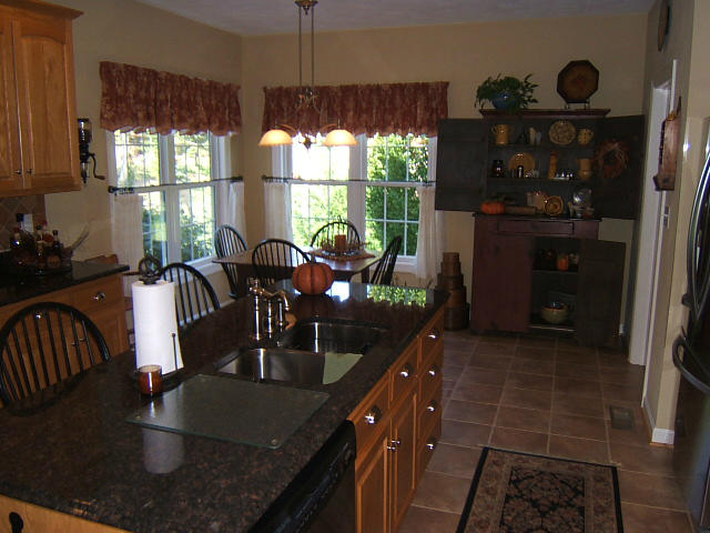 133 Piper Glenn Blue Ridge, VA 24064 - Photo 23 of 73 Kitchen island