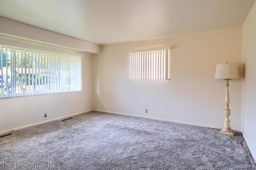 2822 Epsilon Trail Flint, MI 48506 - Photo 8 of 35