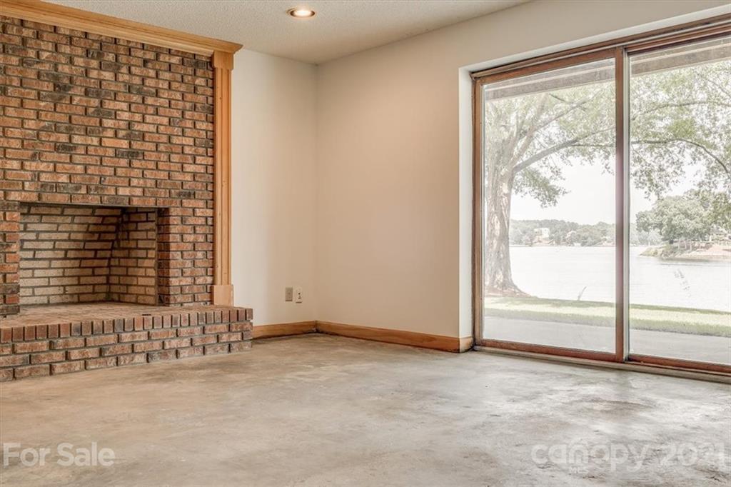 4223 Acacia Road York, SC 29745 - Photo 33 of 38 Gallery Image 33