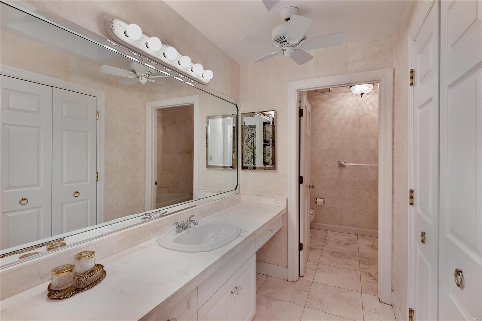 3 Chatfield Place Road Creve Coeur, MO 63141 - Photo 19 of 43 Gallery Image 19