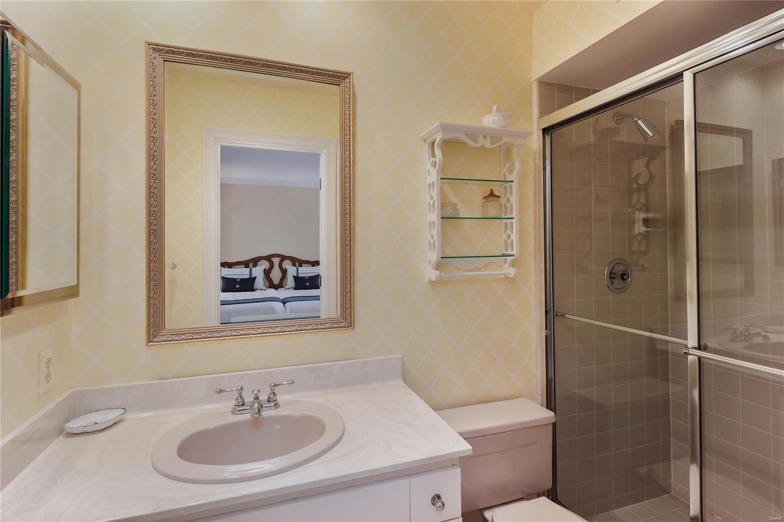 3 Chatfield Place Road Creve Coeur, MO 63141 - Photo 23 of 43 Gallery Image 23