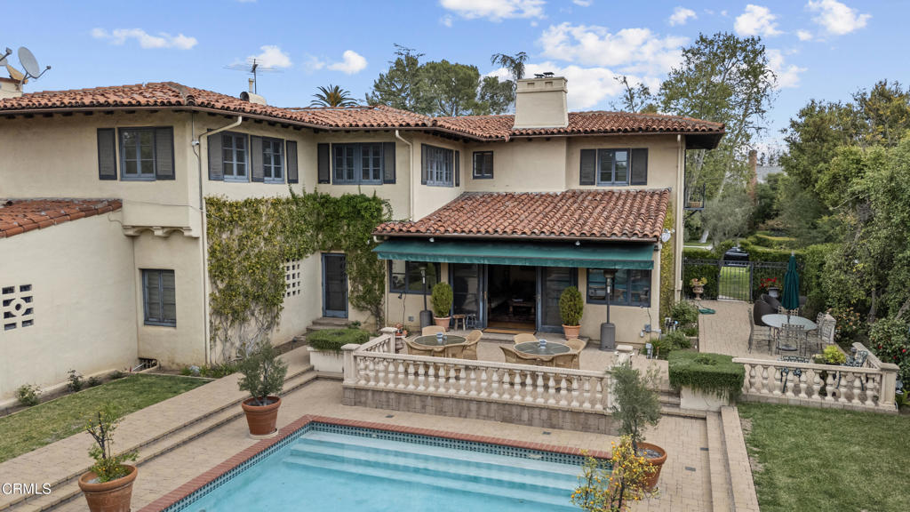 795 Holladay Road Pasadena, CA 91106 - Photo 12 of 16 47