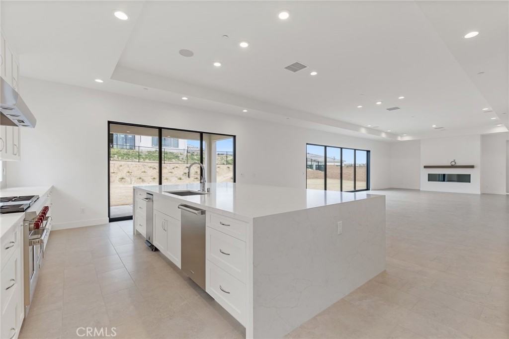 11936 Northstar Lane Porter Ranch, CA 91326 - Photo 6 of 26 Kitchen: Saddleback Italianate - Ridge Collection at Bella Vista - Photo of another Saddleback - Not actual home for sale - Home is still under construction - Estimated delivery of September 2026
