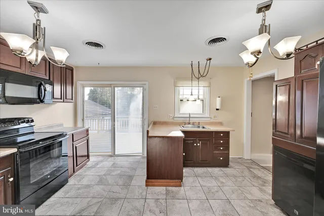 $350,000 | 848 South Keim Street, Pottstown, PA 19465