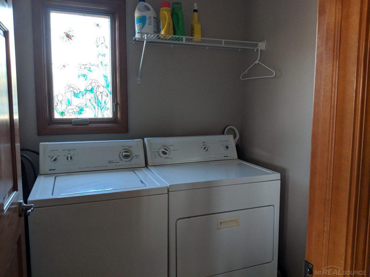 18400 Kent Road Dundee, MI 48131 - Photo 19 of 24 31375346-18.JPG