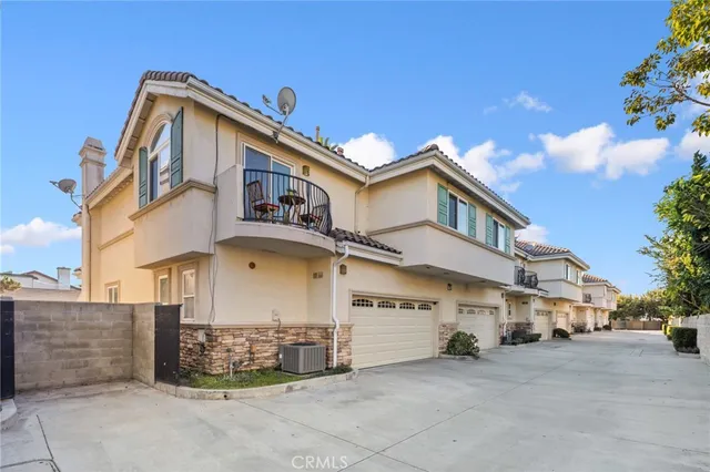 $768,000 | 841 South Greenwood Avenue, Unit D, Montebello, CA 90640