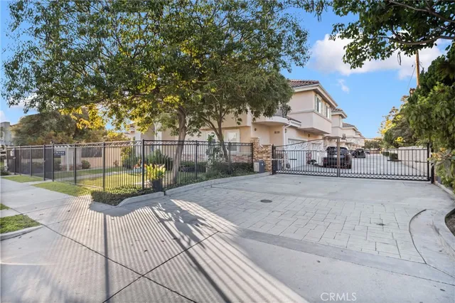 $768,000 | 841 South Greenwood Avenue, Unit D, Montebello, CA 90640